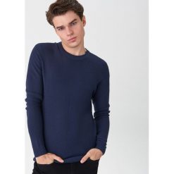 Sweter basic - Granatowy. Niebieskie swetry męskie House, s. W wyprzedaży za 59,99 zł.