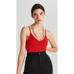 Top na ramiączkach - Czerwony. Czerwone topy damskie Cropp, s, bez wzorów, bez kołnierzyka. Za 39,99 zł.