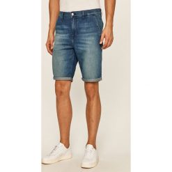 Calvin Klein Jeans - Szorty jeansowe. Niebieskie spodenki i szorty męskie Calvin Klein Jeans, bez wzorów, z bawełny, casualowe. Za 349,90 zł.