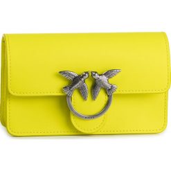 Torebka PINKO - Baby Love Simply AI 19-20 PLTT 1P21EE Y5FF Yellow H72. Żółte listonoszki damskie Pinko, na imprezę, bez wzorów, ze skóry, bez dodatków. W wyprzedaży za 579,00 zł.