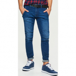 Jeansy SLIM z paskiem - Granatowy. Niebieskie jeansy męskie regular Cropp. Za 149,99 zł.