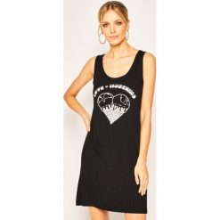 Sukienka codzienna LOVE MOSCHINO W5A9001E 2151. Czarne sukienki damskie Love Moschino, na co dzień, bez wzorów, z elastanu, bez kołnierzyka, bez rękawów, proste. W wyprzedaży za 709,00 zł.