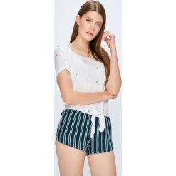 Only - Top. Białe topy damskie marki ONLY, s, z elastanu, z okrągłym kołnierzem. W wyprzedaży za 27,90 zł.