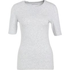 Bluzki, topy, tuniki: DRYKORN SARINA Tshirt basic light grey melange