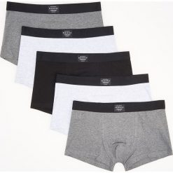 Bokserki 5 pack - Jasny szar. Szare bokserki męskie Reserved, bez wzorów. Za 89,99 zł.