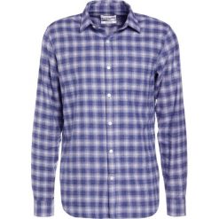 Essentiel Antwerp INIMITABLE REGULAR FIT POCKET Koszula blue. Niebieskie koszule męskie Essentiel Antwerp, m, z bawełny. Za 689,00 zł.