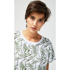 Bluzka z nadrukiem. Bluzki damskie Moodo, xl, z nadrukiem, bez kołnierzyka, bez rękawów. Za 24,99 zł.