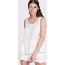 Trussardi Jeans - Top. Białe topy damskie marki Trussardi Jeans, z bawełny, z okrągłym kołnierzem. W wyprzedaży za 269,90 zł.