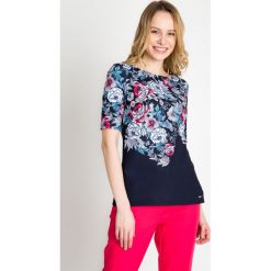 Bluzki damskie: Granatowa bluzka w kwiaty QUIOSQUE