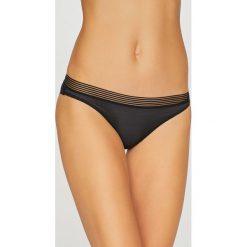 Triumph - Figi Infinite Sensation. Czarne majtki damskie marki Triumph, z elastanu. Za 69,90 zł.