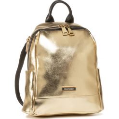 Plecak MONNARI - BAG3470-023 Light Gold. Żółte plecaki damskie Monnari, bez wzorów, ze skóry ekologicznej, klasyczne. W wyprzedaży za 199,00 zł.