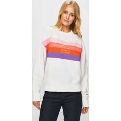 Tommy Jeans - Bluza. Białe bluzy damskie Tommy Jeans, s, z nadrukiem, z bawełny, bez rękawów, bez kaptura. Za 379,90 zł.