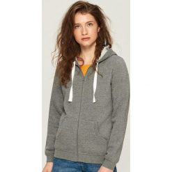 Dzianinowa bluza z kapturem - Szary. Szare bluzy z kapturem damskie Sinsay, l, z dzianiny. Za 49,99 zł.