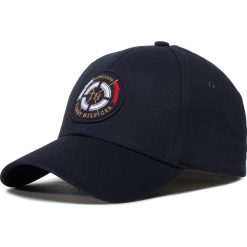 Czapka z daszkiem TOMMY HILFIGER - AM0AM05764 DW5. Niebieskie czapki damskie TOMMY HILFIGER, bez wzorów, z bawełny. Za 179,00 zł.