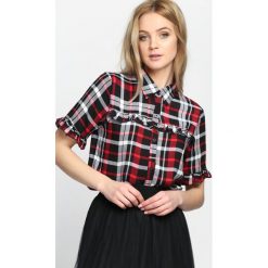 Czerwona Koszula Sweet Secret. Czerwone bluzki damskie Born2be, s, bez wzorów, bez kołnierzyka, bez rękawów. W wyprzedaży za 49,99 zł.