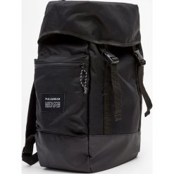 Czarny plecak górski. Czarne plecaki męskie marki Pull&Bear. Za 139,00 zł.