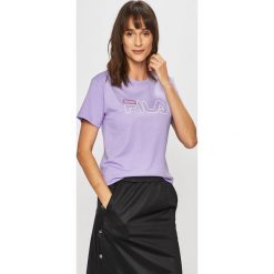Fila - Top. Fioletowe bluzki damskie Fila, s, z nadrukiem, z bawełny, z okrągłym kołnierzem. W wyprzedaży za 89,90 zł.