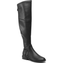 Muszkieterki GUESS - Dacian FL8DAN ELE11 BLACK. Czarne kozaki damskie Guess, ze skóry ekologicznej, bez obcasa, bez zapięcia. W wyprzedaży za 449,00 zł.