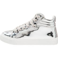 Friboo Tenisówki i Trampki wysokie silver. Szare trampki dziewczęce marki Friboo, z materiału. Za 129,00 zł.