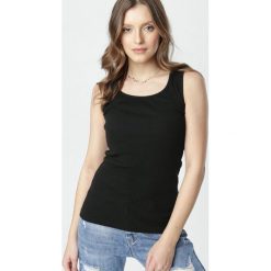 Czarny Top Straephis. Czarne topy damskie Born2be, s, bez wzorów, z dzianiny, sportowe, z okrągłym kołnierzem, bez rękawów. Za 39,99 zł.
