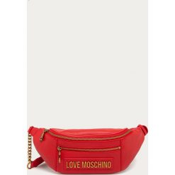 Love Moschino - Nerka. Czerwone nerki damskie Love Moschino, w paski, ze skóry ekologicznej, z aplikacjami. Za 659,90 zł.