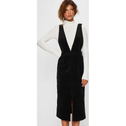Glamorous - Sukienka. Czarne sukienki damskie Glamorous, na co dzień, s, bez wzorów, z bawełny, bez kołnierzyka, bez rękawów, midi, proste. W wyprzedaży za 159,90 zł.