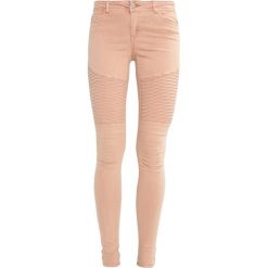 Noisy May NMEVE Jeans Skinny Fit dusty coral. Pomarańczowe rurki damskie Noisy May. W wyprzedaży za 206,10 zł.