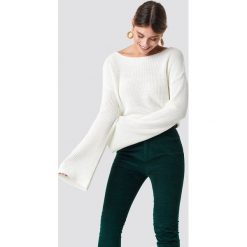 NA-KD Krótki sweter z dzianiny z długim rękawem - White. Białe swetry klasyczne damskie marki NA-KD, z dzianiny. Za 121,95 zł.