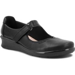 Półbuty CLARKS - Hope Henley 261371854 Black Leather. Czarne półbuty damskie Clarks, bez wzorów, ze skóry, bez obcasa, na obcasie, bez zapięcia. W wyprzedaży za 229,00 zł.