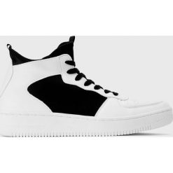 Kazar Studio - Buty. Białe buty sportowe męskie Kazar Studio, ze skóry, na sznurówki. W wyprzedaży za 239,90 zł.