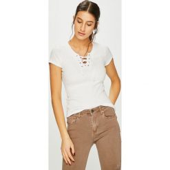 Answear - Top Orient Express. Czerwone bluzki damskie ANSWEAR, s, z aplikacjami, z elastanu, bez kołnierzyka. W wyprzedaży za 29,90 zł.