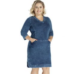 Jeansowa bawełniana sukienka DENIM OVERSIZE PLUS SIZE. Niebieskie sukienki damskie Moda Size Plus Iwanek, na randkę, na zimę, s, bez wzorów, z bawełny, eleganckie, bez kołnierzyka, plus size, z długim rękawem, długie, maxi, koszulowe. Za 175,00 zł.