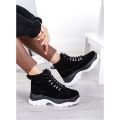 Czarne Sneakersy Dixon. Czarne buty sportowe damskie Renee, z napisami, sportowe. Za 119,99 zł.