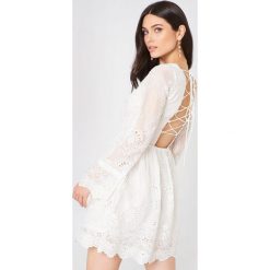 Długie sukienki: Glamorous Sukienka mini z koronką - White