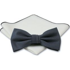 Stylowa mucha z poszetką - Chattier, Męska - Granat we Wzór MUCH0350. Niebieskie muszki męskie Chattier, na imprezę, w paski, eleganckie. Za 44,00 zł.