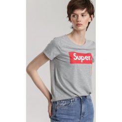 Szary T-shirt Tereia. Szare bluzki damskie Renee, s, bez wzorów, bez kołnierzyka, bez rękawów. Za 49,99 zł.
