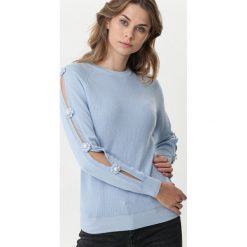 Jasnoniebieski Sweter Charnock. Niebieskie swetry damskie Born2be, s, z aplikacjami, z dzianiny, bez rękawów, długie, bez kaptura. Za 79,99 zł.