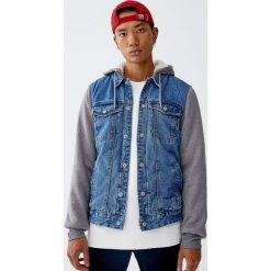 Kurtka jeansowa z łączonych materiałów. Niebieskie kurtki męskie jeansowe marki Pull&Bear, m. Za 199,00 zł.
