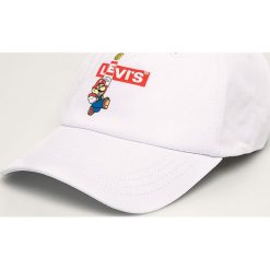 Levi's - Czapka. Białe czapki damskie Levi's®, z nadrukiem, z bawełny. Za 129,90 zł.