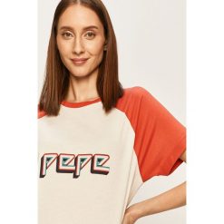 Pepe Jeans - T-shirt Paipa. Białe bluzki damskie Pepe Jeans, s, z nadrukiem, z bawełny, casualowe, z okrągłym kołnierzem. W wyprzedaży za 129,90 zł.