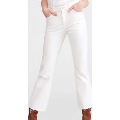 Jeansy flare - Biały. Białe jeansy damskie Reserved. Za 99,99 zł.