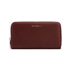 Coccinelle Metallic Soft Portfel Czerwony Brązowy. Czerwone portfele damskie Coccinelle, bez wzorów, ze skóry. Za 648,95 zł.