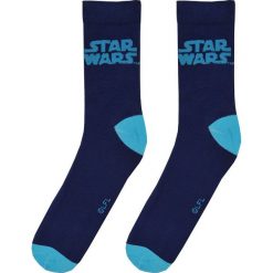 SKARPETKI STAR WARS. Niebieskie skarpetki męskie marki Top Secret, z napisami, z bawełny. W wyprzedaży za 7,49 zł.