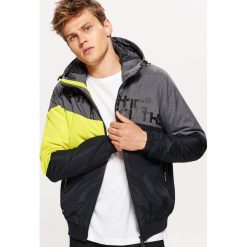 Sportowa kurtka z kapturem - Czarny. Czarne kurtki sportowe męskie Cropp, l. Za 169,99 zł.