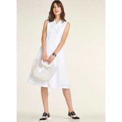 Sukienka w kolorze białym. Białe sukienki damskie Heine, bez wzorów, bez kołnierzyka, bez rękawów, midi, rozkloszowane. W wyprzedaży za 197,95 zł.