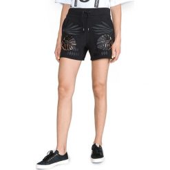 Versace Jeans Szorty Czarny. Czarne szorty damskie Versace Jeans, xs, bez wzorów, z bawełny. Za 872,95 zł.