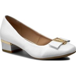 Półbuty CLARA BARSON - W16SS078-11 Biały. Białe półbuty damskie Clara Barson, z aplikacjami, ze skóry ekologicznej, bez obcasa, na obcasie, bez zapięcia. W wyprzedaży za 44,99 zł.