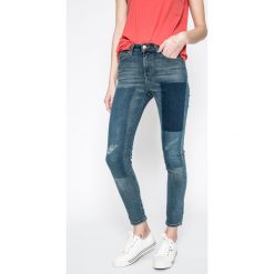 Lee - Jeansy Scarlett High. Niebieskie jeansy damskie skinny marki Lee, l, z elastanu, z podwyższonym stanem. W wyprzedaży za 299,90 zł.