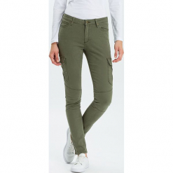Dżinsy "Alan Cargo" - Skinny Fit - w kolorze khaki. Brązowe rurki damskie marki Cross Jeans, z aplikacjami. W wyprzedaży za 136,95 zł.