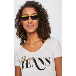 Pepe Jeans - Top Carrie. Białe bluzki damskie Pepe Jeans, s, z nadrukiem, z elastanu, z okrągłym kołnierzem. W wyprzedaży za 99,90 zł.